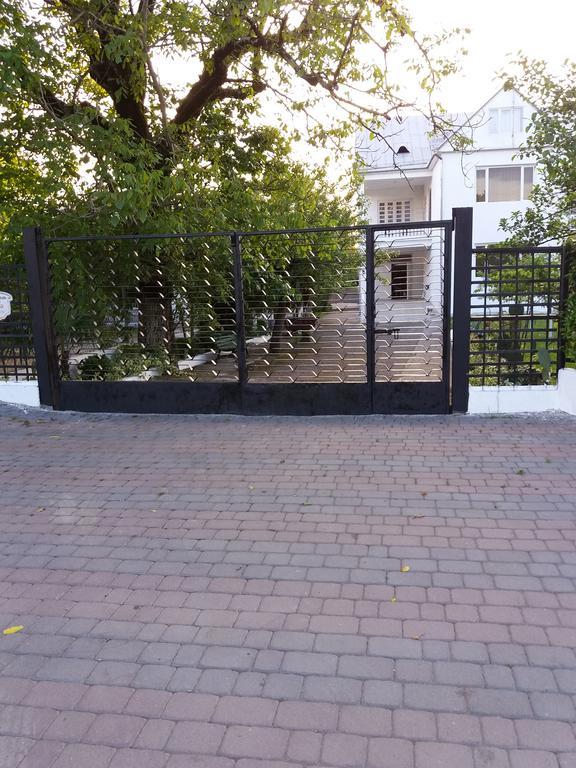 Гостевой дом Sweet Home Near Black Sea Кобулети Экстерьер фото